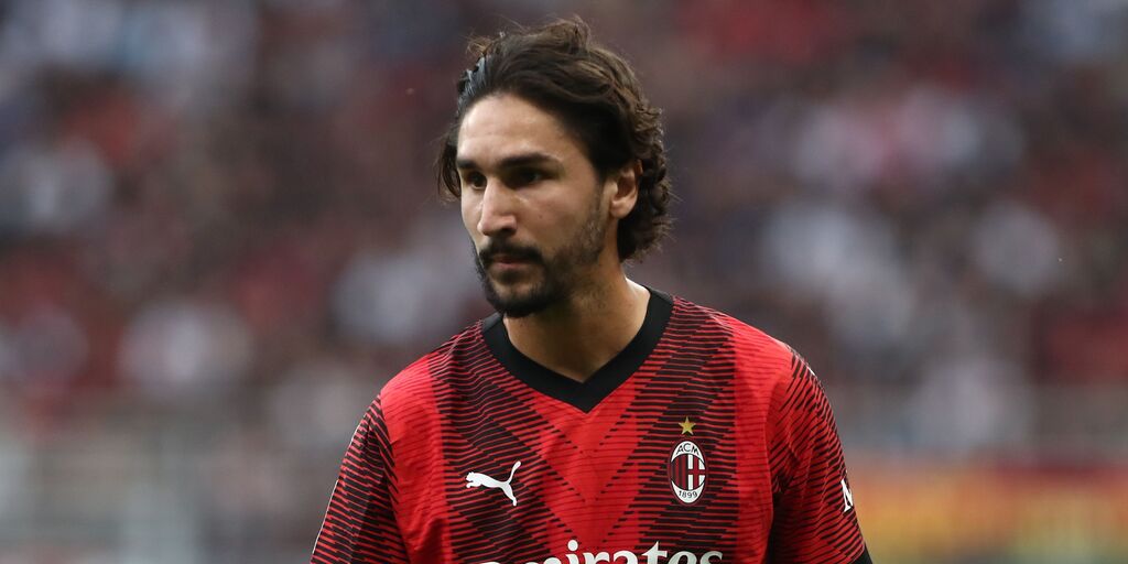 Copertina: Fiorentina, sondaggio con il Milan per Adli