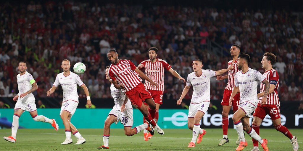 Copertina: Fiorentina ko in finale di Conference, l'Olympiacos vince ai supplementari