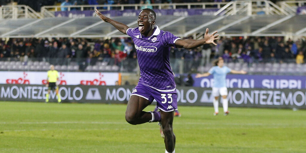 Fiorentina, Kayode va via? È nel mirino del Liverpool Copertina: Fiorentina, Kayode va via? È nel mirino del Liverpool