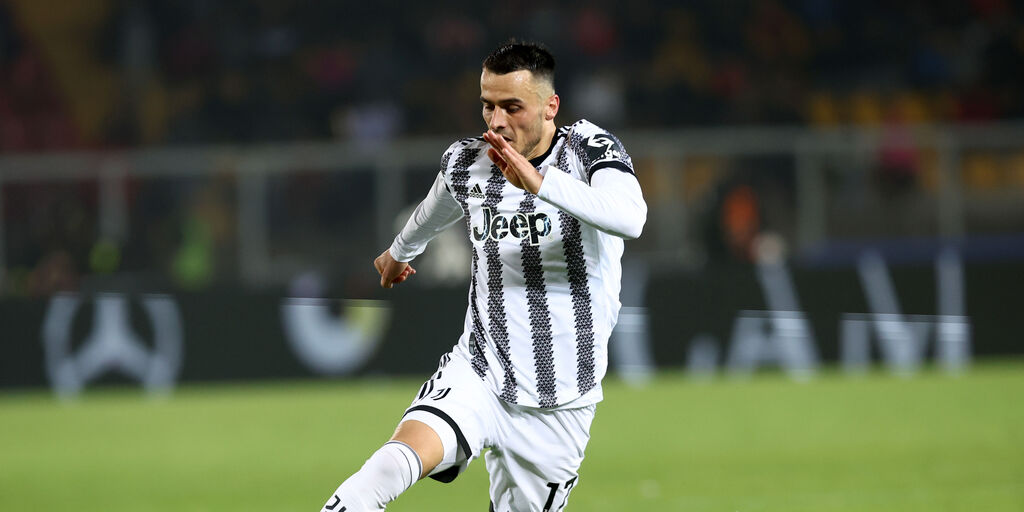 Copertina: UFFICIALE - Kostic lascia il Fantacalcio: approda al Fenerbahce