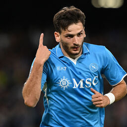 Copertina: Napoli, Kvaratskhelia: "Conte mi ha migliorato, ora voglio il Mondiale"