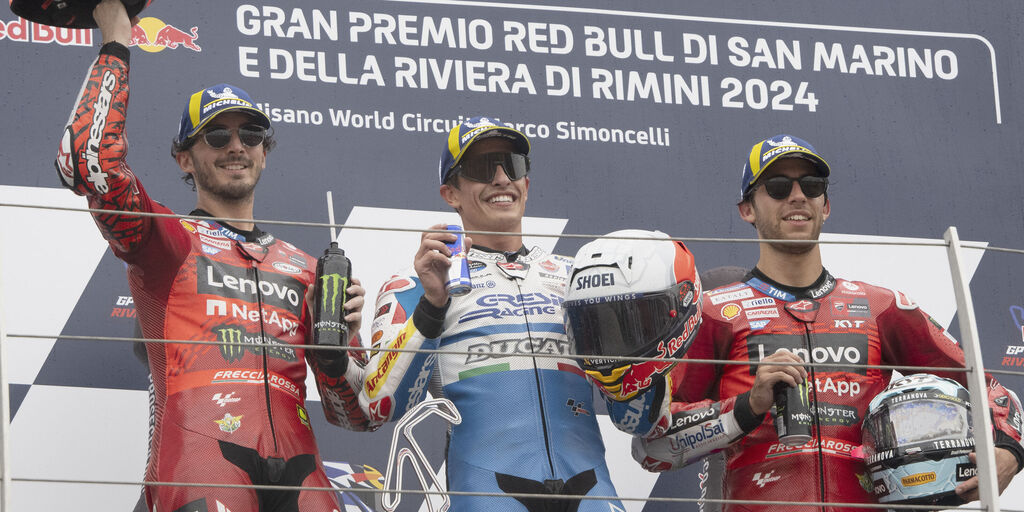 Copertina: Marquez domina a San Marino: le emozioni del GP