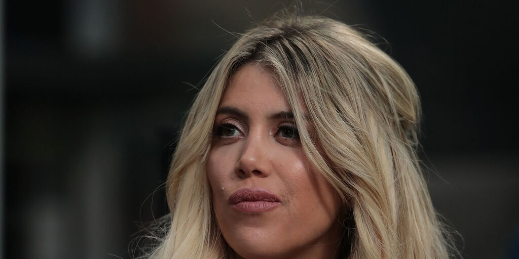 Copertina: L'annuncio di Wanda Nara: video bollente con Icardi